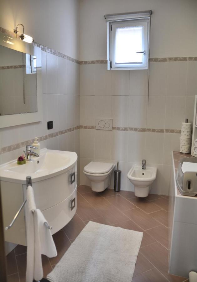 הוילה מנאג'יו Casa La Pianca מראה חיצוני תמונה
